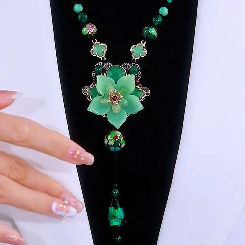 ✨ COLLAR LARGO VERDE CELESTIAL