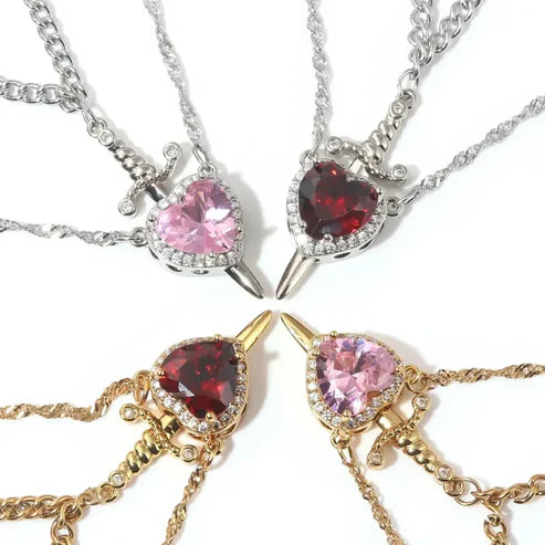 Kit con dos collares – corazón y espada