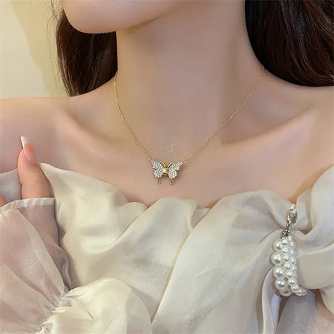 Collar de mariposa con cierre magnético🦋