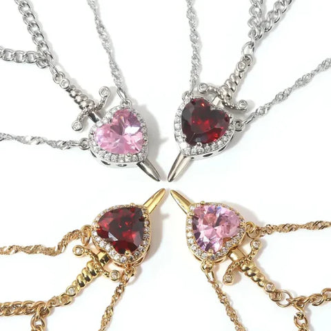 Kit con dos collares – corazón y espada